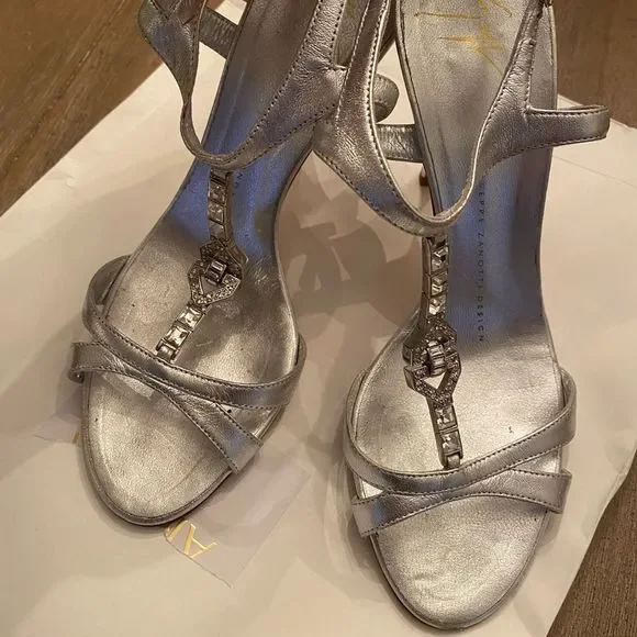 Giuseppe Zanotti silver heels - Picture 1 of 8